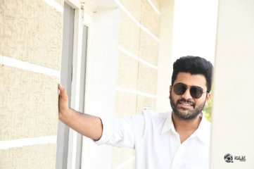 Sharwanand Interview About ShatamanamBhavati Movie